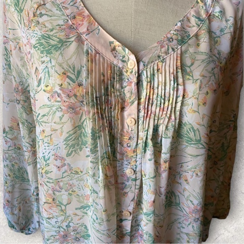LC Lauren Conrad button up blouse - Picture 3 of 9